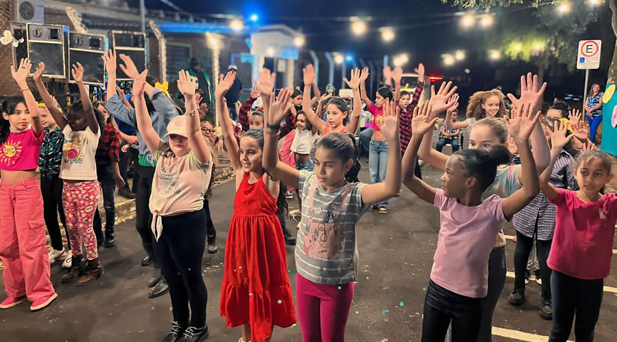 EMEB Maria Fernanda Lopes e CEMEI Ivete Vanice Silva realizaram a “Festa da Família”